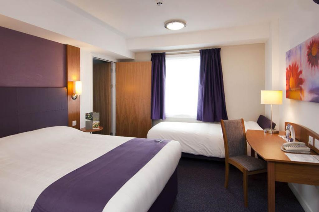 Premier Inn London Croydon Town Centre Phòng bức ảnh
