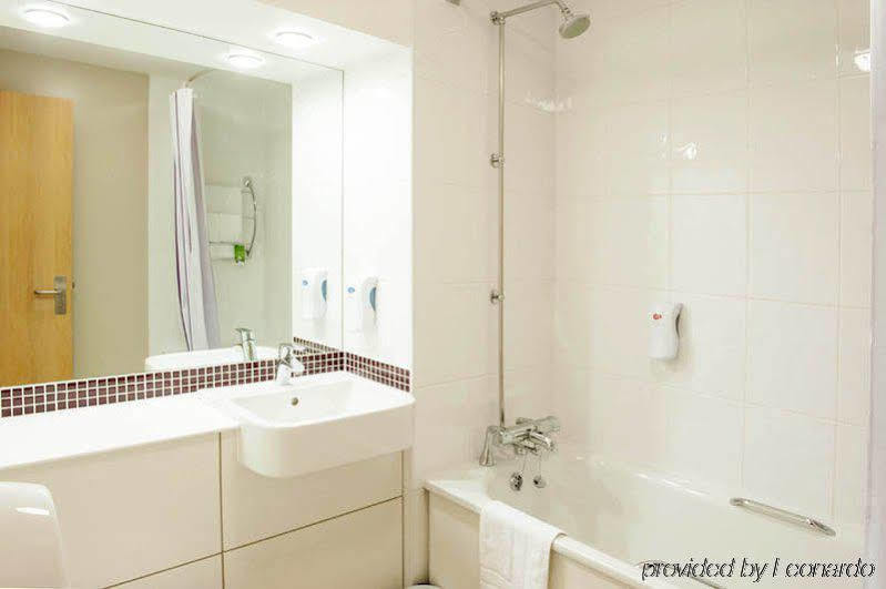 Premier Inn London Croydon Town Centre Ngoại thất bức ảnh